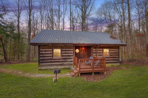 Logan House | Family-Friendly Shawnee Hotel with Relaxing Hot Tub