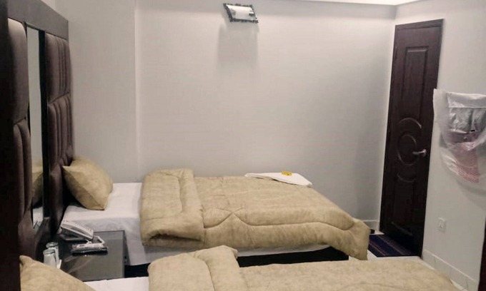 D.H.A. Apartment | Discover Shaygan Resedenica Karachi: Accessible Comfort Awaits