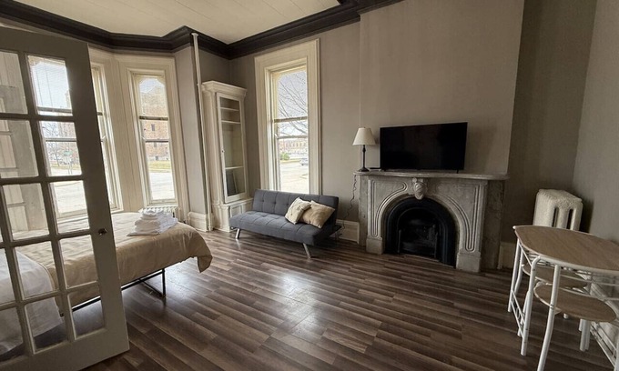 Bay City Apartment | Shearer Historical House #2