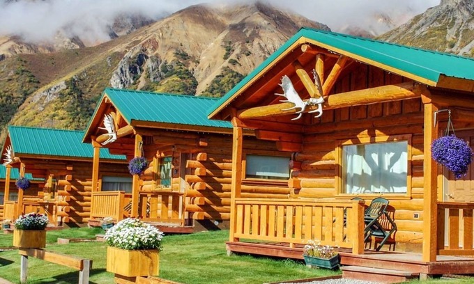 Glacier View Cabin | Discover Sheep Mountain Lodge: Rated 9.6 with Spa & Hot Tub