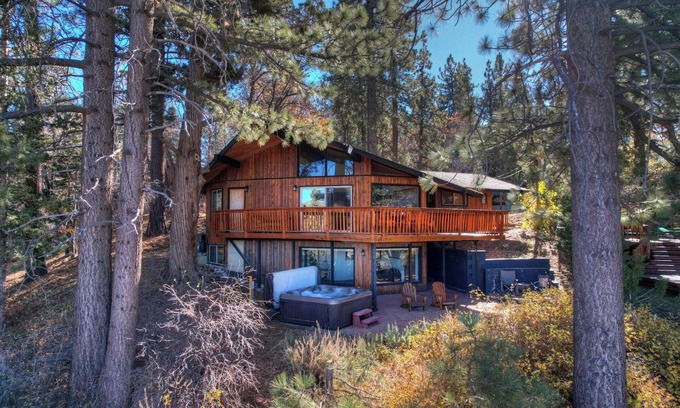 Moonridge Cabin | Sheephorn Lodge: Breathtaking Views & Relaxing Hot Tub!