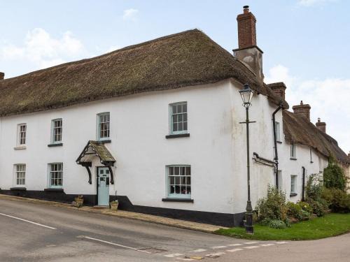 Sheepwash House | Pet and Child-Friendly Escape at Sheepwash Square House