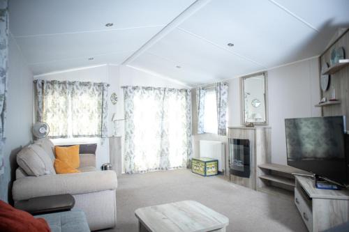 Minster on Sea Other | Family-Friendly Sheerness Holiday Caravan with Pool Access