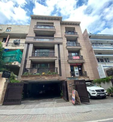 South Extension Bed & Breakfast | Cozy Sheesh Mahal Bed & Breakfast - Family Friendly Stay