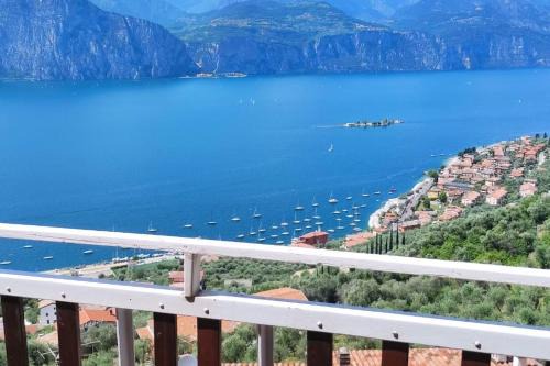 Castelletto Apartment | Sheila House: Pet-Friendly Retreat with a 9.5/10 Rating