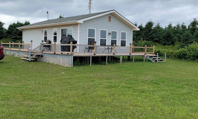 Prince County House | Outstanding Sheila’s Waterfront Cottage: Child-Friendly Retreat