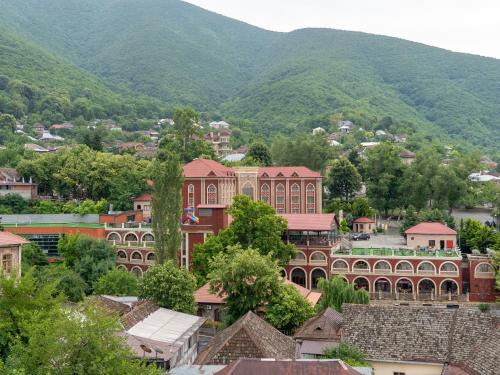 Sheki Hotel | Sheki Palace Hotel: 4-Star Retreat with Oceanfront Relaxation