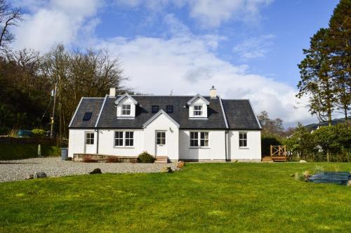 Colintraive House | Pet-Friendly Retreat at Shelduck Cottage for Families