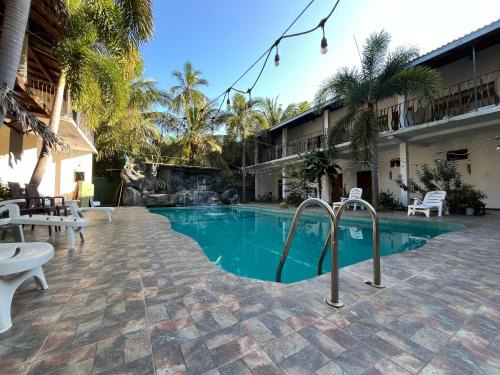 Pottuvil Division 2 Hotel | Shell Abay