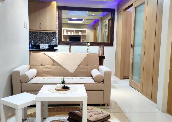 Barangay 76 Apartment | Shell Resort near MOA: 2BR, Pool & Free Parking Awaits!
