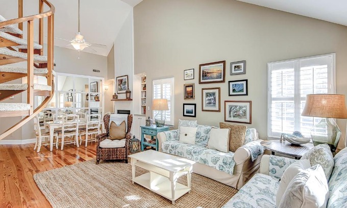 Ocean Ridge Apartment | Relax at Shell Shack: Family-Friendly with Pool Access