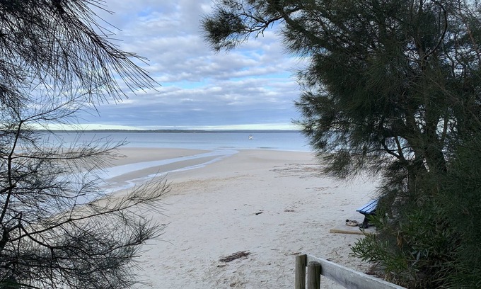 Callala Bay House | Shelley’s at Callala Bay-5 min walk to Bay & Shops. Wifi, Netflix, Pet Friendly
