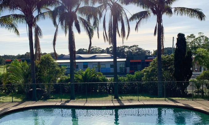 Shellharbour Hotel | Relax at Shellharbour Resort: Family-Friendly with Spa & Pool