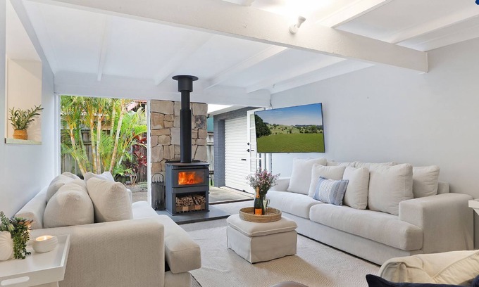 Shoalhaven Heads House | Shellhaven: Enjoy Ocean Views Just Steps from Shoalhaven Beach