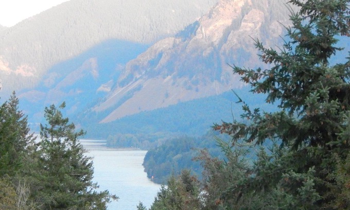 Stevenson Cabin | Impressive Shellrock Cabin with River View and Pool