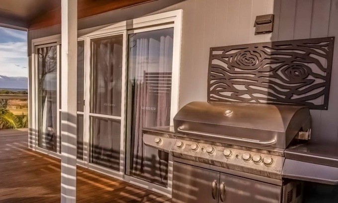 Beaumaris House | Pet-Friendly Shelly Beach Haven with Ocean View in Beaumaris