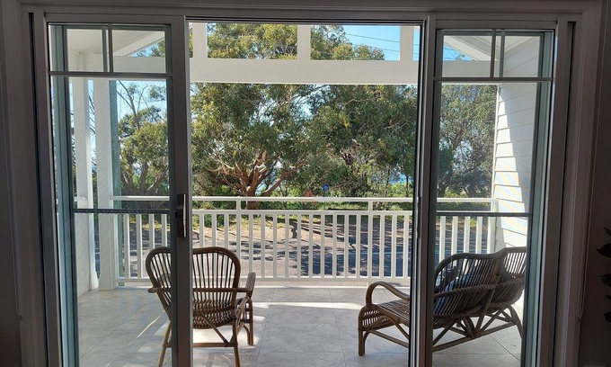 Bateau Bay House | Coastal Retreat at Shelly Beach Horizon - Oceanfront Escape