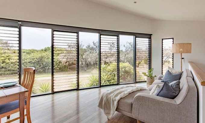 Shelly Beach Apartment | Cozy Shelly Beach Seaside Studio with Oceanfront Views