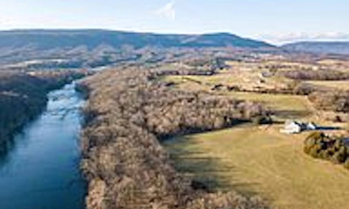 Stanley House | Escape to Shenandoah River Retreat: Guest Rated 9.8