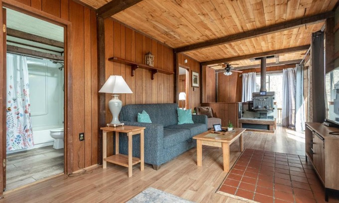 Shenandoah House | Tranquil Shenandoah Retreat with Firepit & Porch Access