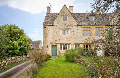 Broadwell House | Shenley: Family and Pet-Friendly Retreat with High Ratings