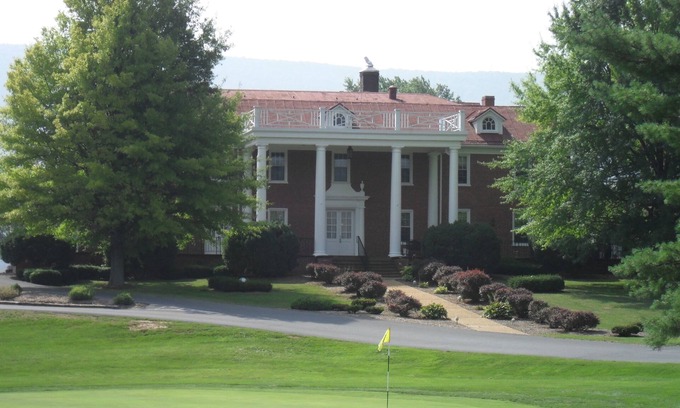New Market Hotel | Discover Shenvalee Golf Resort: Pool, Spa & Family Fun