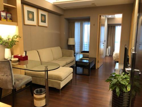 Futian Apartment | Charming River Image Boutique Apartment - Family-Friendly Stay