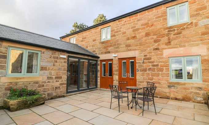 Harrogate Cottage | Pet-Friendly Retreat at Shepherd's Crook - 10/10 Rated!