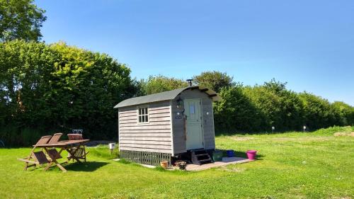 South Brent Apartment | Pet-Friendly Shepherd's Lodge with Scenic Devon Views