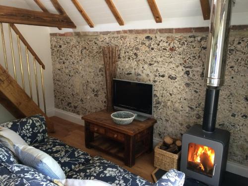 Chichester House | Explore Shepherds Barn: 5-Star Family Friendly Retreat