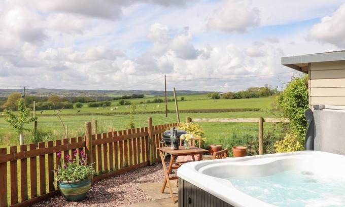 Rugeley Cottage | Shepherds Hut