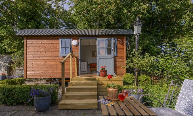 Jenkinstown Ski Chalet | Shepherds Hut "Hawthorn Hut" on grounds of Historic House