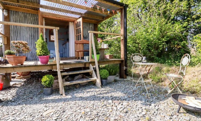 Brazzacott House | Relax at Shepherds Retreat - 4-Star Stay with Top Reviews