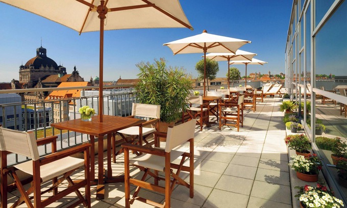 Mitte Hotel | Discover the Sheraton Carlton Hotel Nuernberg: 5-Star Oasis