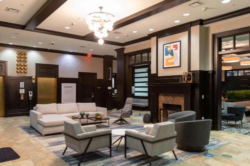 Techny Hotel | Family-Friendly Sheraton Chicago Northbrook with Pool Access