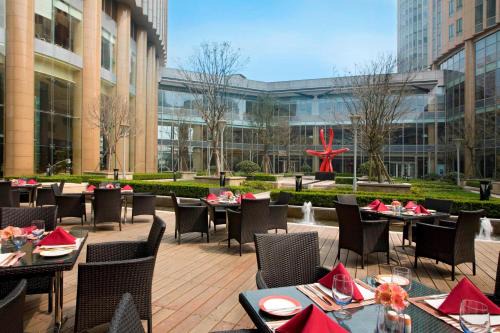 Pudong Hotel | Elegant Stay at Sheraton Grand Shanghai Pudong Hotel