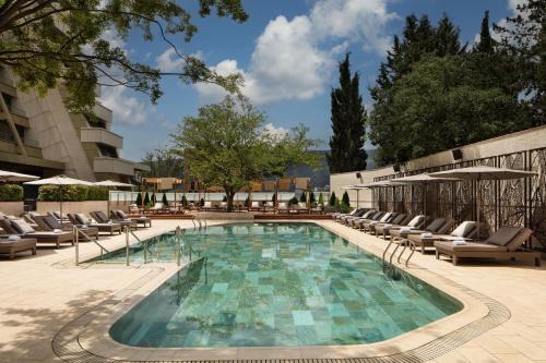 Avlabari Hotel | Elegant Sheraton Grand Tbilisi Metechi Palace with Spa & Pool