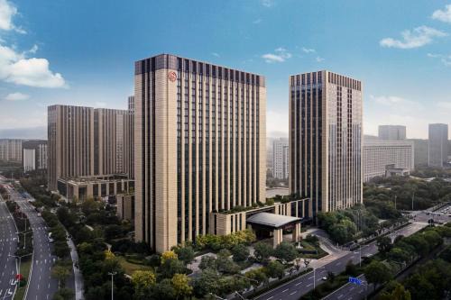 Lixia District Hotel | Elegant Stay at Sheraton Jinan Hotel: Oceanfront Oasis