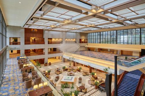 Crown Center District Hotel | Discover Sheraton Kansas City Hotel with Ocean Views & Amenities