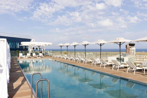 L'Arenas Hotel | Experience Comfort at Sheraton Nice Airport with Ocean Views