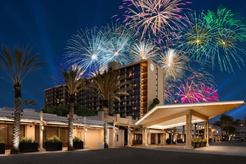 Anaheim Resort Hotel | Pet-Friendly Sheraton Park Hotel at Anaheim Resort Awaits