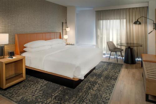 Maryland Heights Hotel | Explore Comfort at Sheraton Westport Plaza with Ocean Views