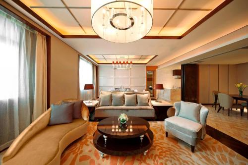 Lianhu Hotel | Experience Elegance at Sheraton Xi'an North City Hotel