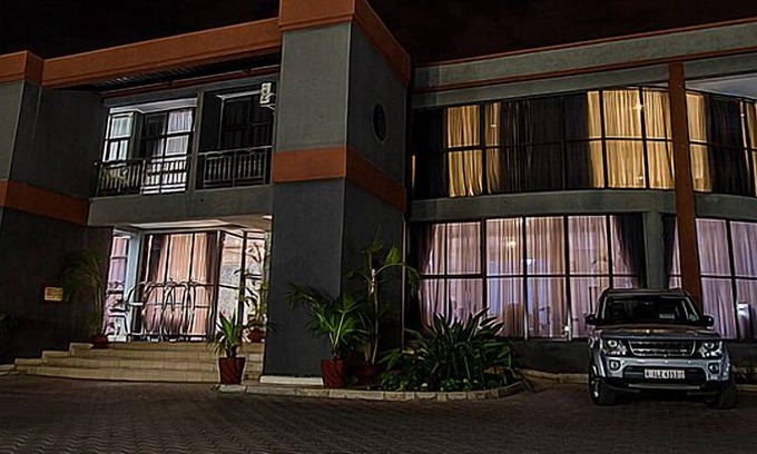 Kitwe Hotel | Elegant Sherbourne Hotel with Pool & Family Amenities