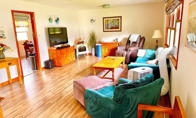 Sherburne House | Dog-Friendly Sherburne Oasis Near Colgate Events