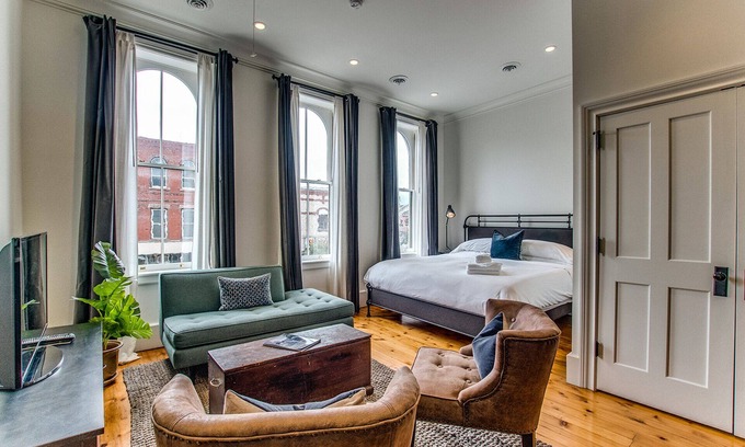 Penn Yan Apartment | Top-Rated Sheridan House Studio with Kitchen & Breakfast