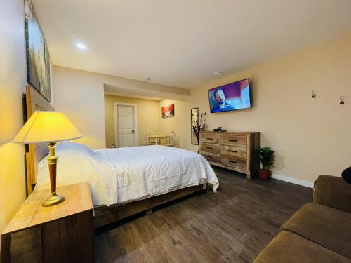 Sheridan Lake Hotel | Cozy Sheridan Lake Motel: Pet & Child Friendly Retreat