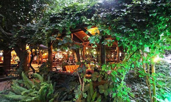 Olympos House | Discover Sheriff: Family-Friendly Retreat with Dining Options