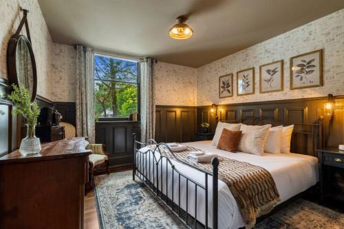 Columbia Apartment | Discover Sherlock - The Vestry on Read, a 4-Star Retreat