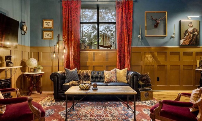 Columbia Apartment | Discover Sherlock @The Vestry on Read: Family-Friendly Stay